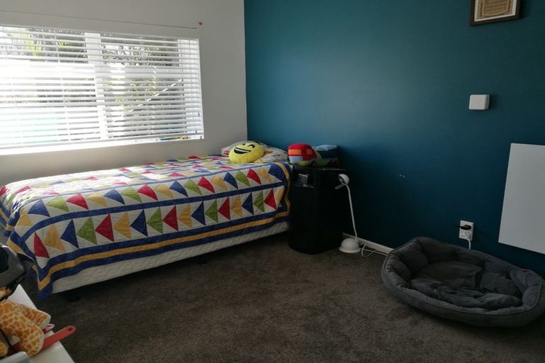 Photo of property in 9 Ruru Street, Waikanae, 5036