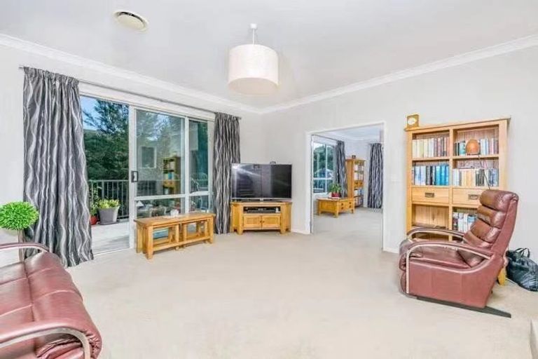 Photo of property in 46 Hornbill Drive, Fairview Heights, Auckland, 0632