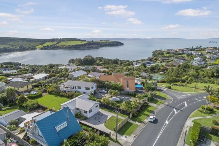 Photo of property in 52 Shakespear Road, Army Bay, Whangaparaoa, 0930