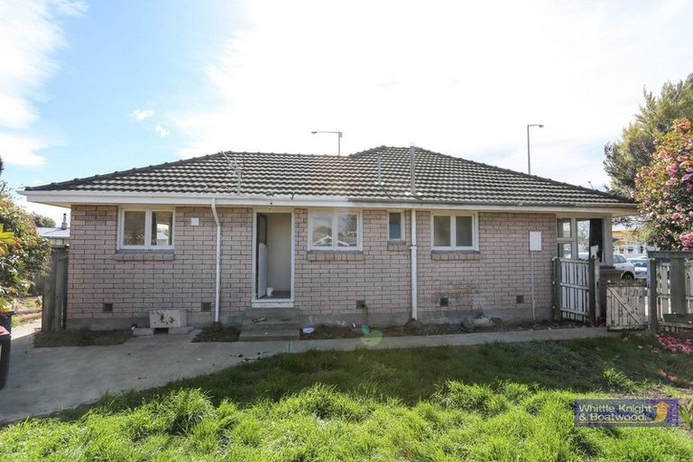 Photo of property in 401 Yaldhurst Road, Russley, Christchurch, 8042