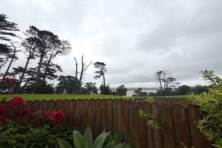 Photo of property in 29 Samara Place, Clendon Park, Auckland, 2103
