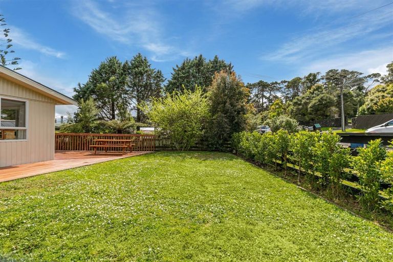Photo of property in 10 Puketaha Road, Swanson, Auckland, 0816