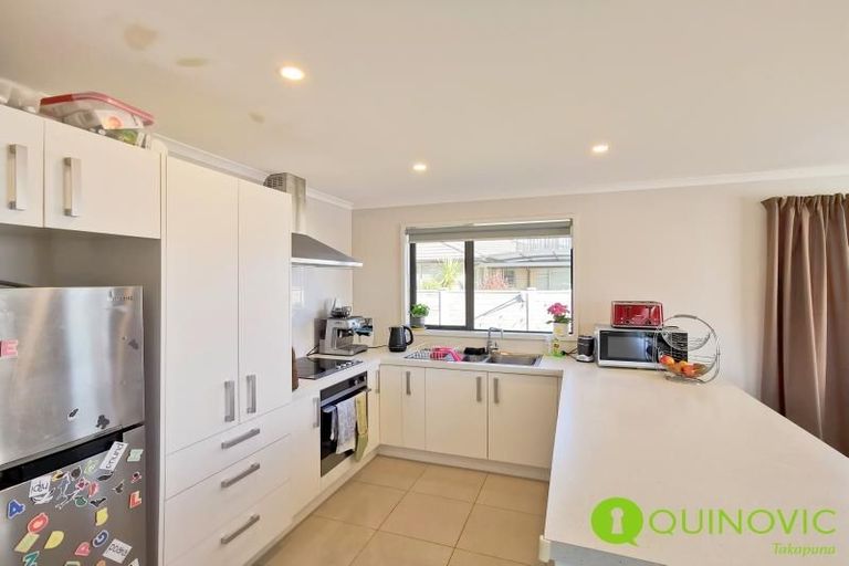 Photo of property in 28 Discovery Drive, Gulf Harbour, Whangaparaoa, 0930