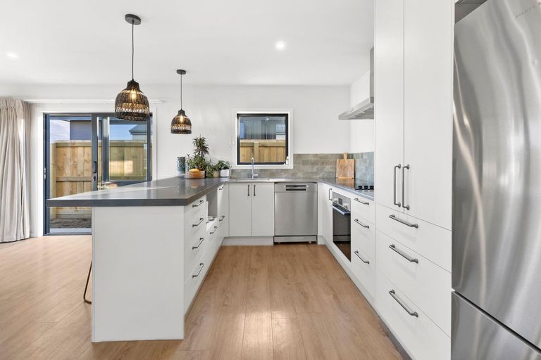 Photo of property in 19 Waddell Street, Lake Hawea, 9382