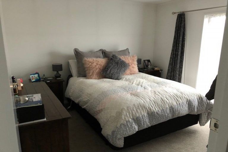 Photo of property in 505 Featherston Street, Roslyn, Palmerston North, 4414