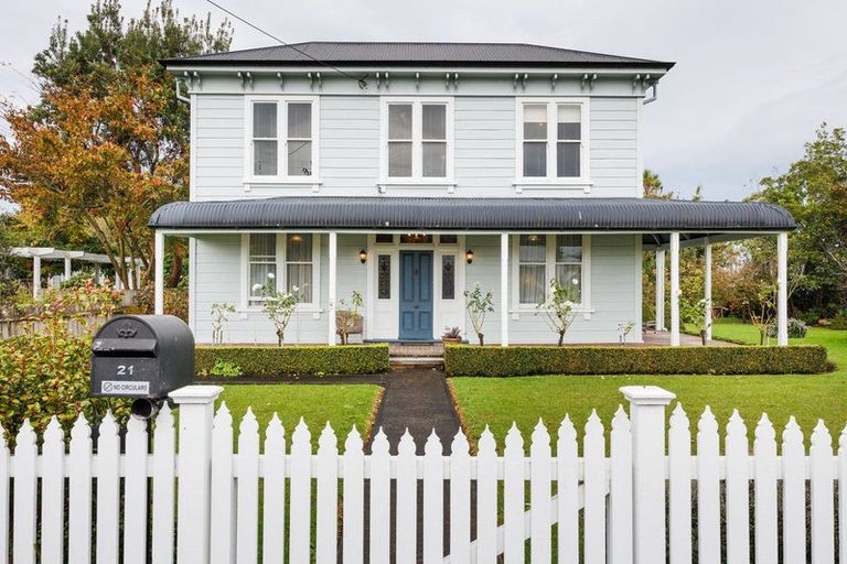 Photo of property in 21 Signal Street, Marton, 4710