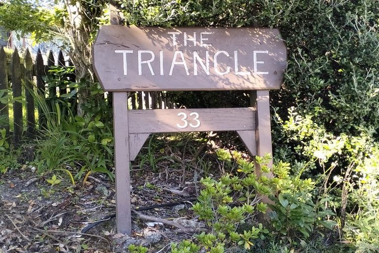 Photo of property in The Triangle, 2/33 Halswater Drive, Churton Park, Wellington, 6037