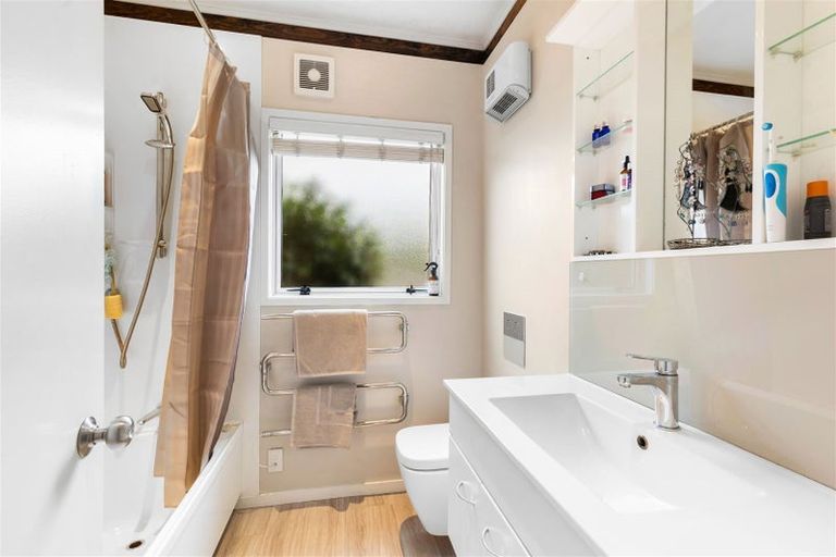 Photo of property in 63 Condell Avenue, Papanui, Christchurch, 8053