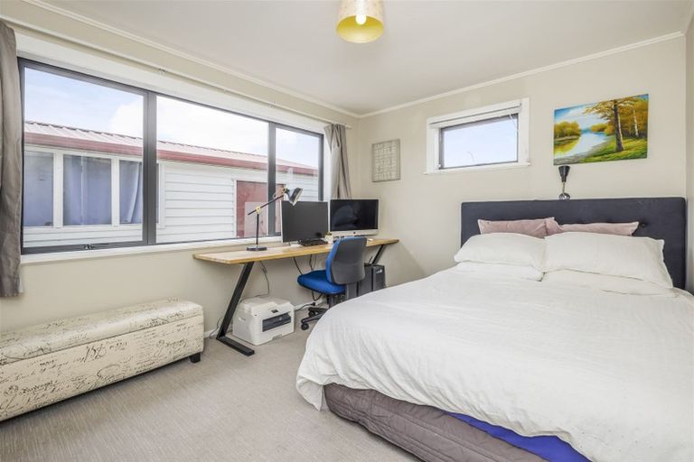 Photo of property in 6 Mclean Avenue, Papatoetoe, Auckland, 2025