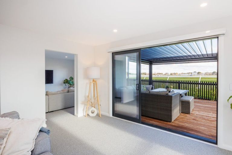 Photo of property in 11 Mangatainoka Lane, Awapuni, Palmerston North, 4412