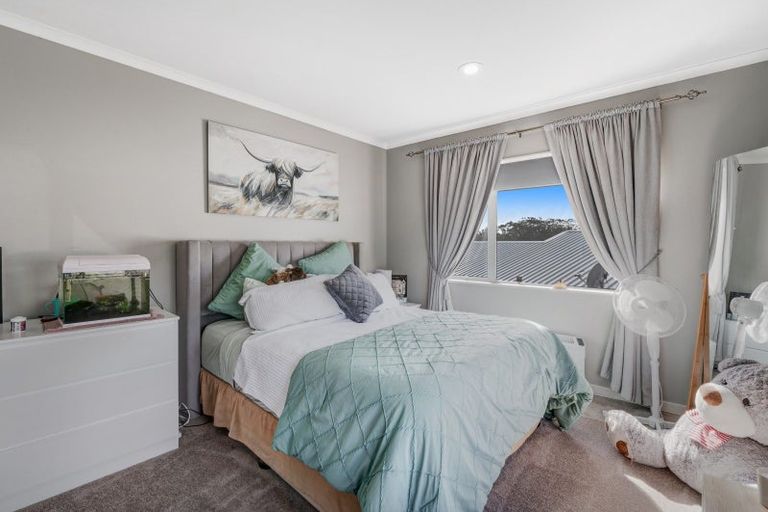 Photo of property in 12 Vera Court, Silverdale, 0932