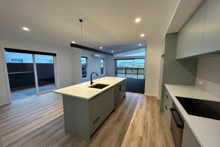 Photo of property in 31 Bill Miller Drive, Papamoa, 3118