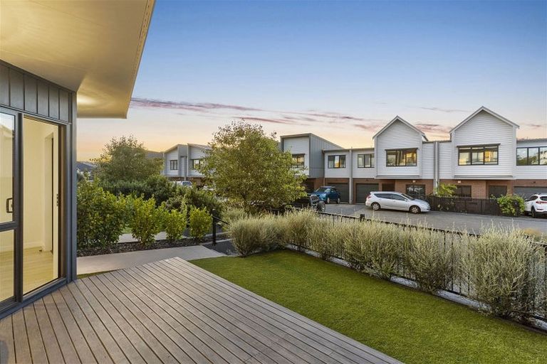 Photo of property in 4 Moki Place, Long Bay, Auckland, 0630