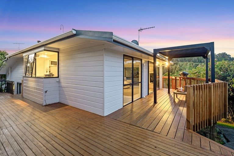 Photo of property in 1/9a Kitewao Street, Northcote, Auckland, 0627