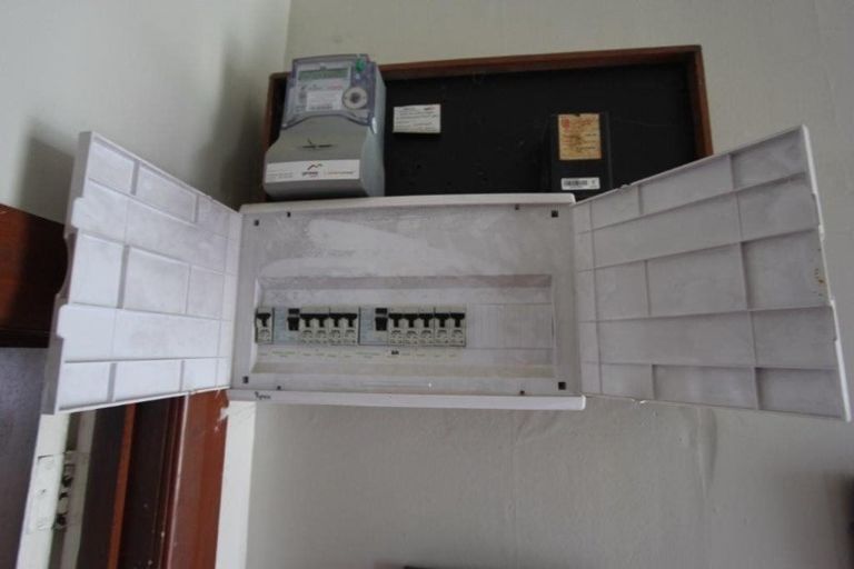 Photo of property in 6 Fairs Road, Milson, Palmerston North, 4414