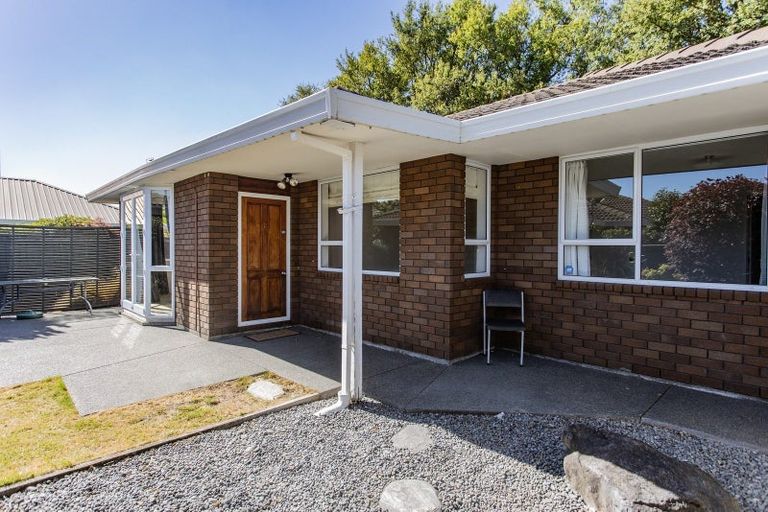 Photo of property in 2/68 Lowry Avenue, Redwood, Christchurch, 8051