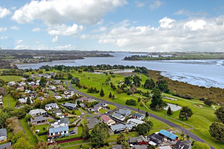 Photo of property in 3a Vela Place, Clarks Beach, 2122