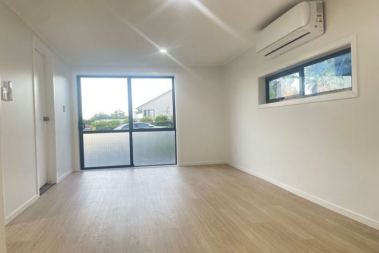 Photo of property in 36 White Heron Drive, Massey, Auckland, 0614