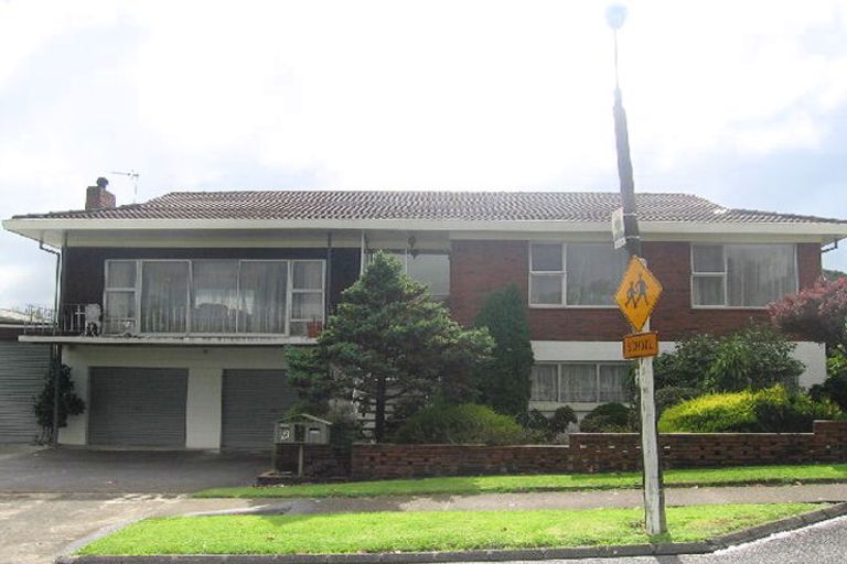 Photo of property in 23 The Crest, Sunnyhills, Auckland, 2010