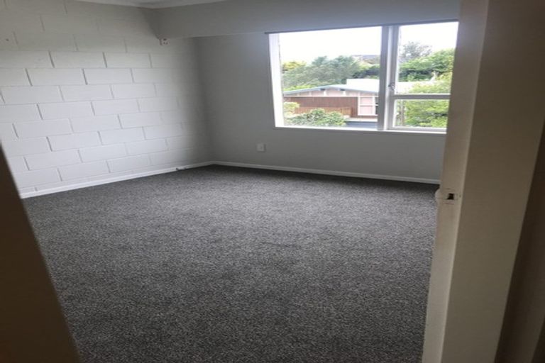 Photo of property in 99 Churton Drive, Churton Park, Wellington, 6037