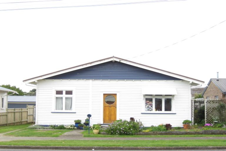 Photo of property in 37 Sackville Street, Fitzroy, New Plymouth, 4312