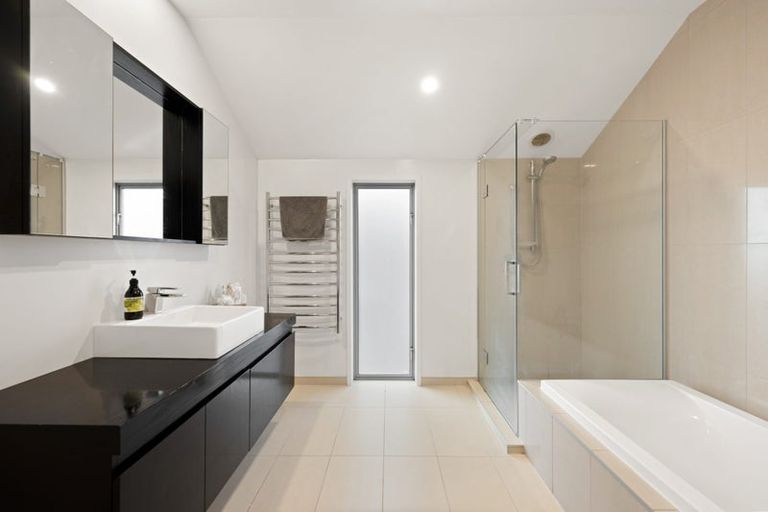 Photo of property in 5b Peninsula Point, Huntington, Hamilton, 3210