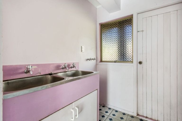 Photo of property in 313 Don Buck Road, Massey, Auckland, 0614