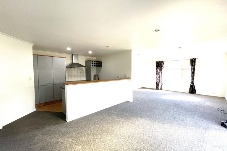 Photo of property in 19 Ironstone Place, Randwick Park, Auckland, 2105