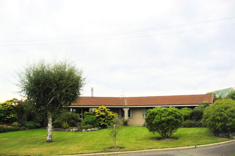 Photo of property in 2 Robert Street, Fairfield, Dunedin, 9018