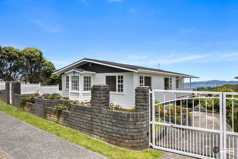Photo of property in 24 Cypress Drive, Maungaraki, Lower Hutt, 5010