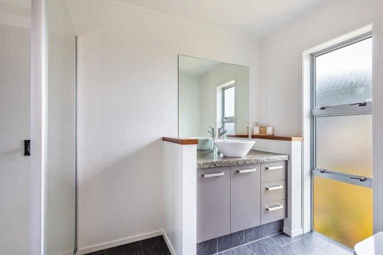 Photo of property in 40 Turangitukua Terrace, Kuratau, Turangi, 3381