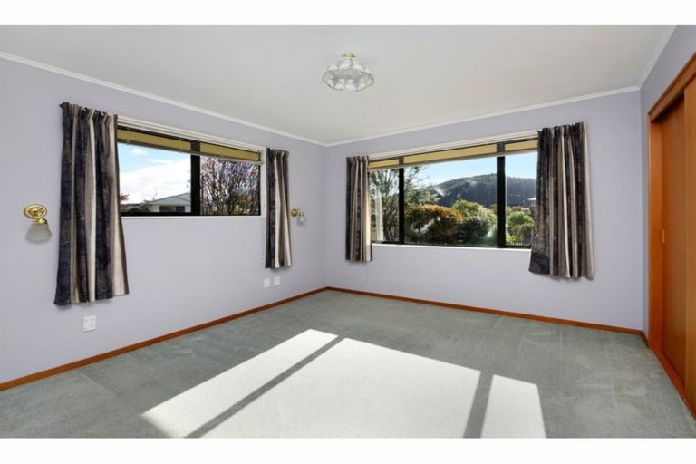 Photo of property in 2 Harcourt Place, Wakefield, 7025