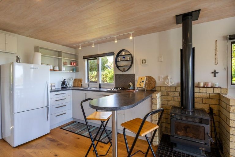 Photo of property in 6569 Pouto Road, Pouto, 0391