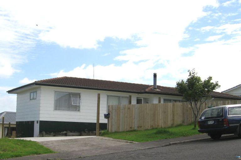 Photo of property in 34 Cedar Heights Avenue, Massey, Auckland, 0614