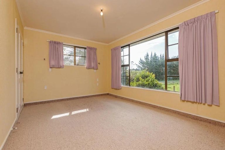 Photo of property in 83 Oroua Road, Kairanga, Palmerston North, 4475