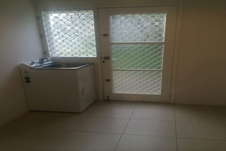 Photo of property in 1/533 Beach Road, Murrays Bay, Auckland, 0630