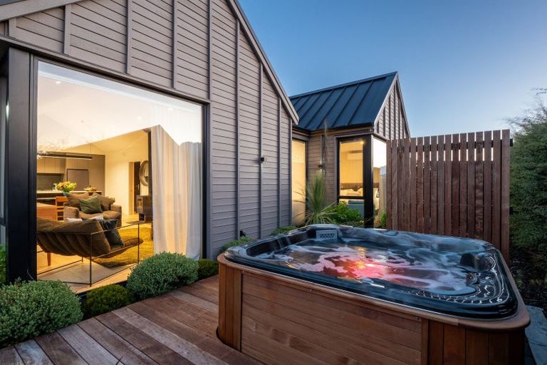 Photo of property in 5 Parera Lane, Jacks Point, Queenstown, 9371