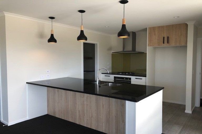 Photo of property in 8 Tapuhikura Street, Waikanae, 5036