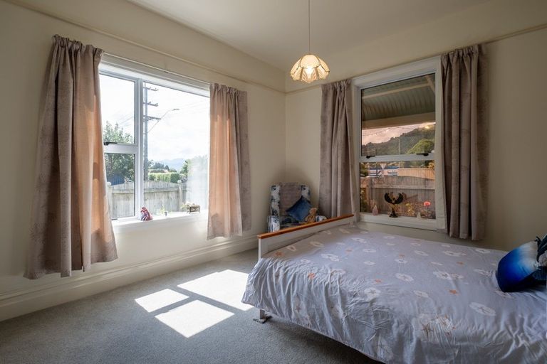 Photo of property in 47 Kent Street, Picton, 7220