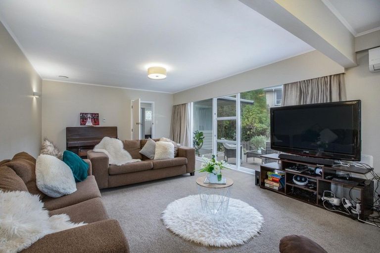Photo of property in 68 Larsen Crescent, Tawa, Wellington, 5028