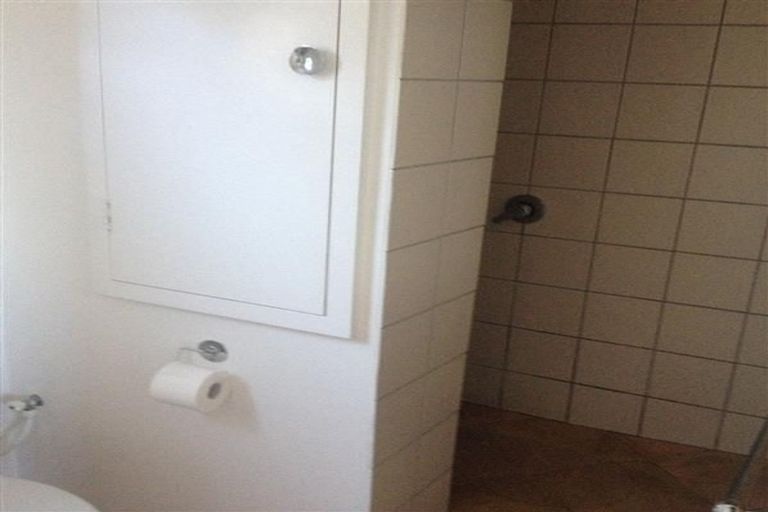 Photo of property in 2/37 Toru Street, Te Atatu Peninsula, Auckland, 0610