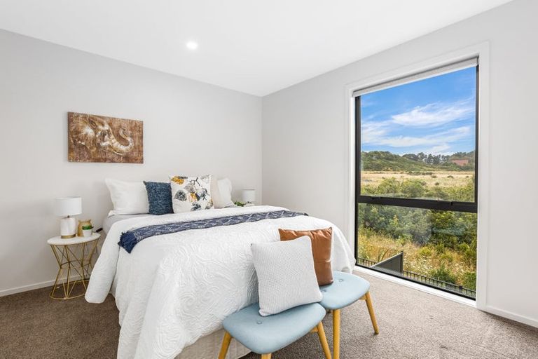 Photo of property in 40 Koreke Close, Kenepuru, Porirua, 5022