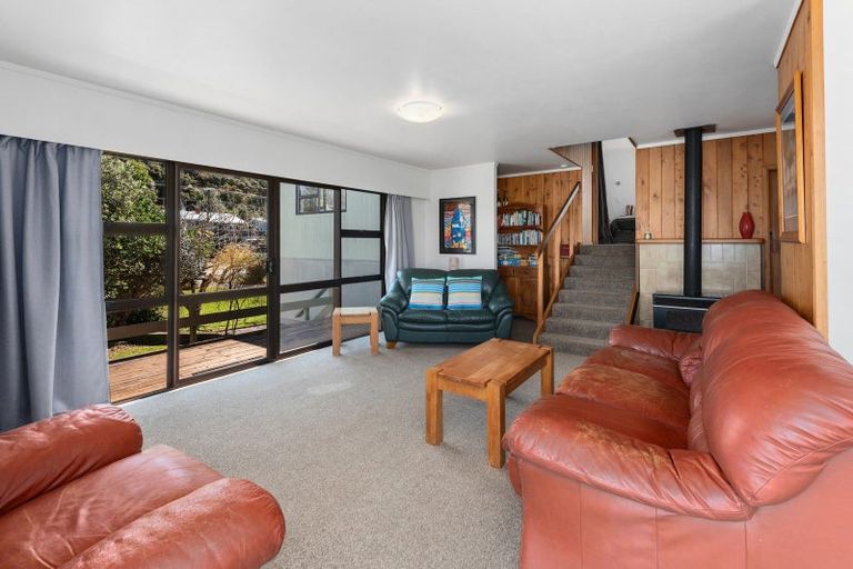 Photo of property in 36 Te Maika Road, Ngunguru, Whangarei, 0173