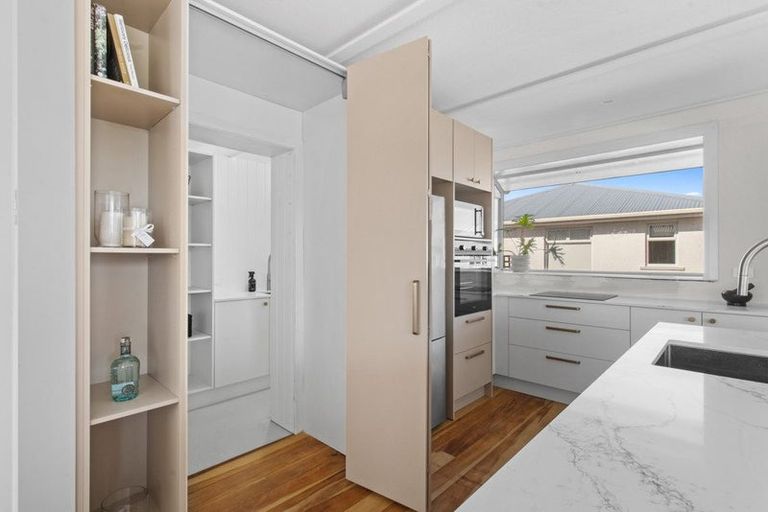 Photo of property in 1 Galt Street, Hawera, 4610