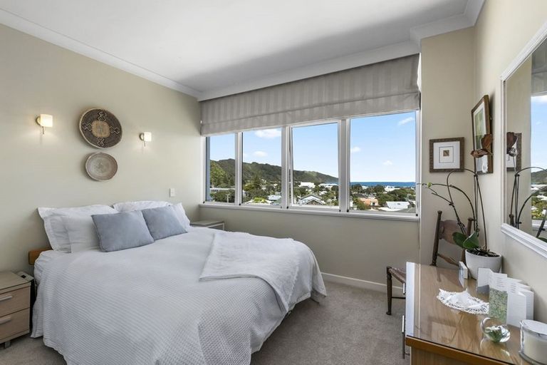Photo of property in Rona House, 33 Rimu Street, Eastbourne, Lower Hutt, 5013