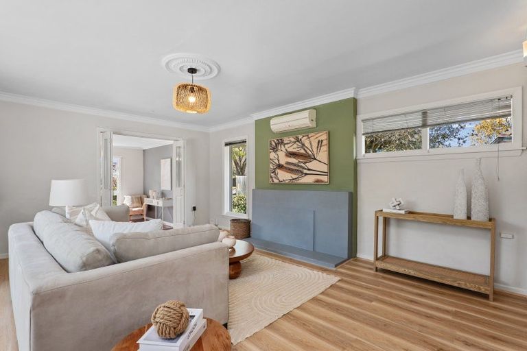 Photo of property in 223 Memorial Avenue, Burnside, Christchurch, 8053