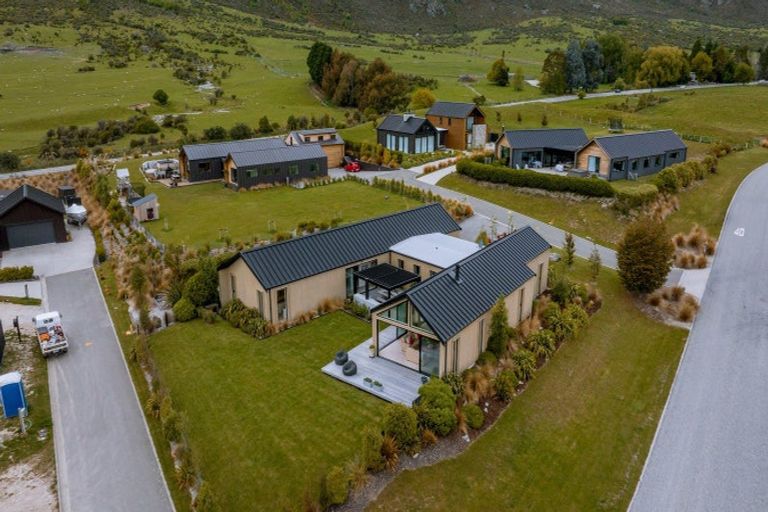 Photo of property in 10 Double Cone Road, Jacks Point, Queenstown, 9371