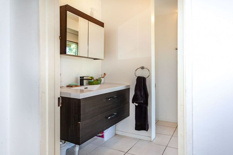 Photo of property in 2 Oxford Terrace, Coromandel, 3506