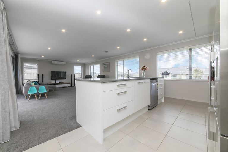 Photo of property in 55 Pohutukawa Parade, Riverhead, 0820