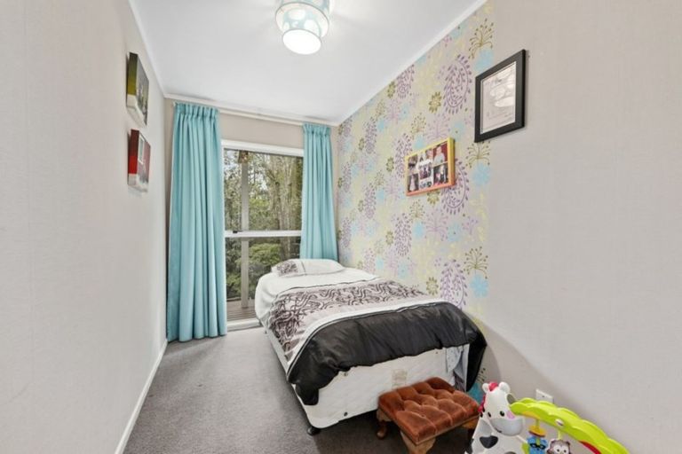 Photo of property in 2/5 Taunton Way, Pinehaven, Upper Hutt, 5019